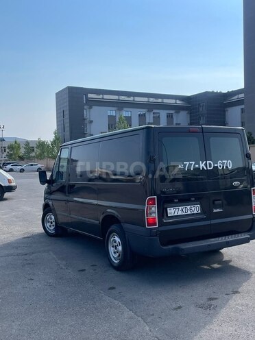 Ford Transit-6