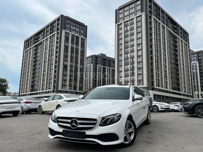 Mercedes E 200-1