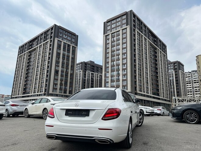 Mercedes E 200-2