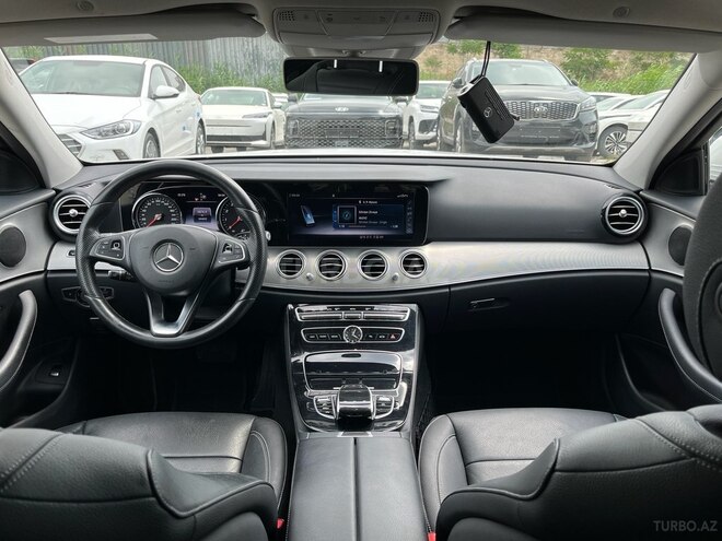 Mercedes E 200-4
