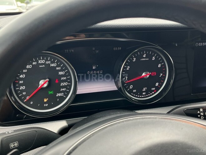 Mercedes E 200-8