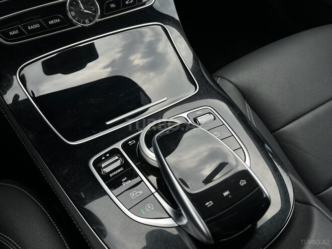 Mercedes E 200-13