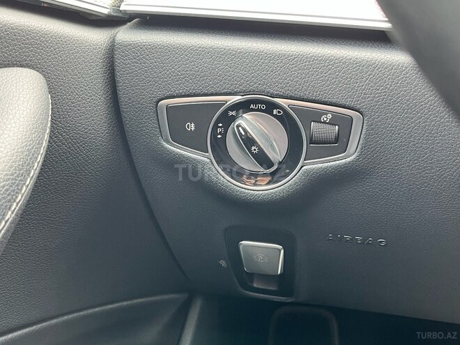Mercedes E 200-17
