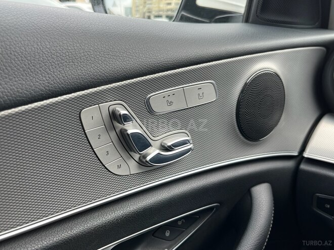 Mercedes E 200-19