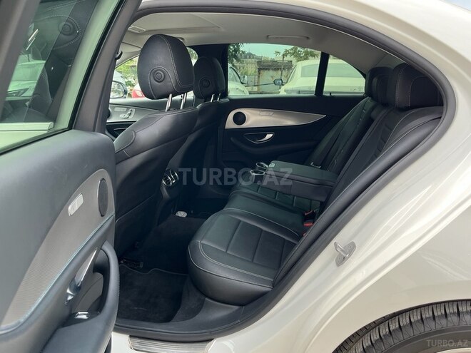 Mercedes E 200-26