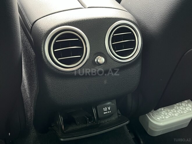 Mercedes E 200-23