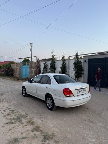 Nissan Sunny-6