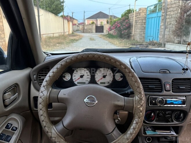 Nissan Sunny-12