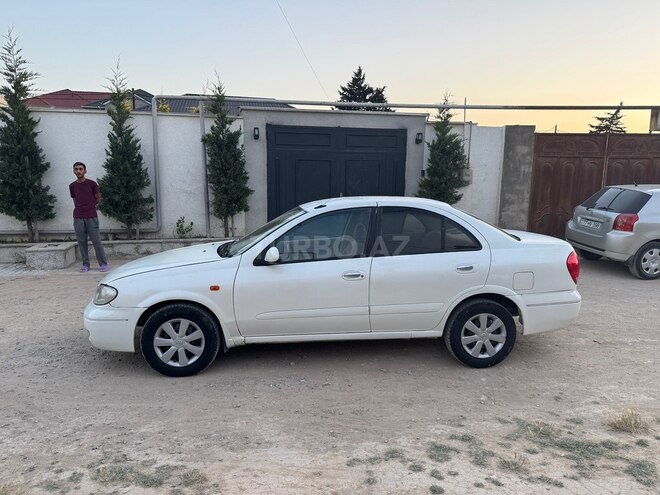 Nissan Sunny-5
