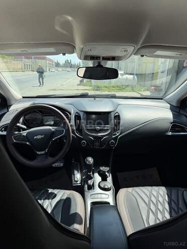Chevrolet Cruze-10