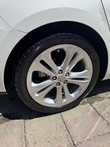 Chevrolet Cruze-16