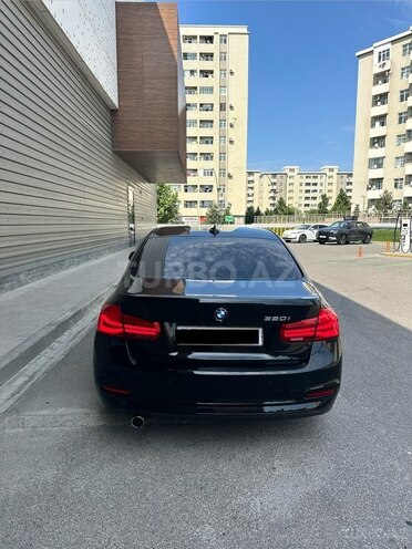 BMW 320-2