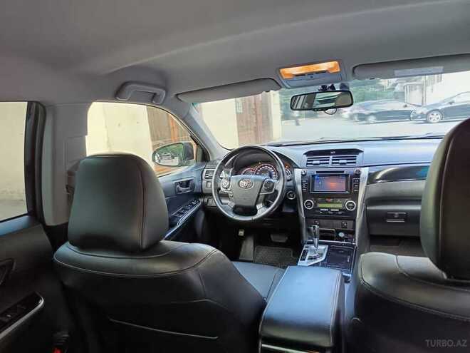 Toyota Camry-15
