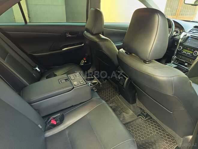 Toyota Camry-14