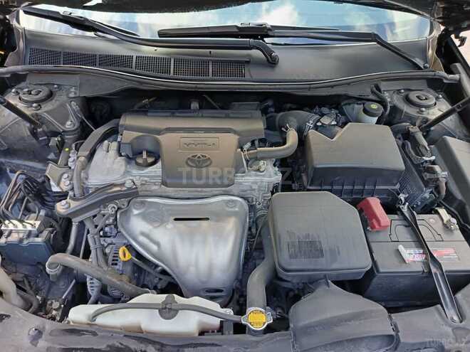 Toyota Camry-12