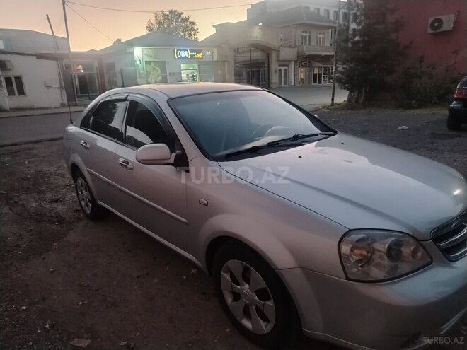 Chevrolet Lacetti-2