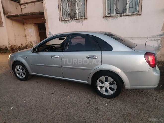 Chevrolet Lacetti-9