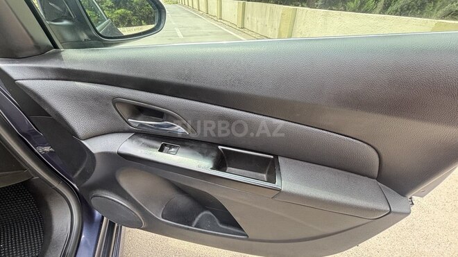 Chevrolet Cruze-20