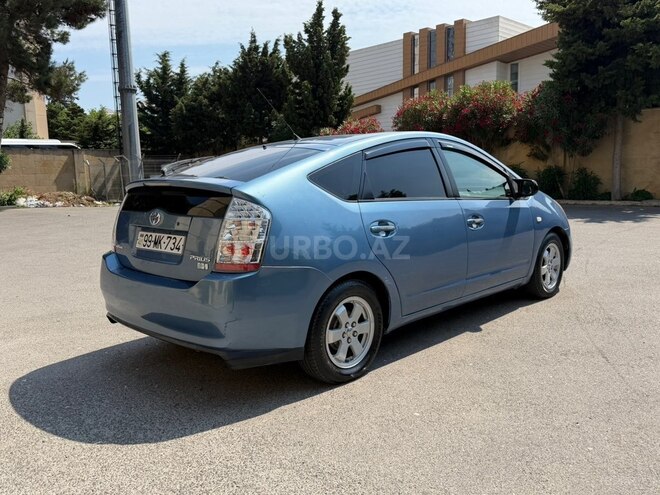 Toyota Prius-5