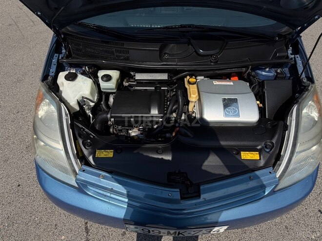 Toyota Prius-13