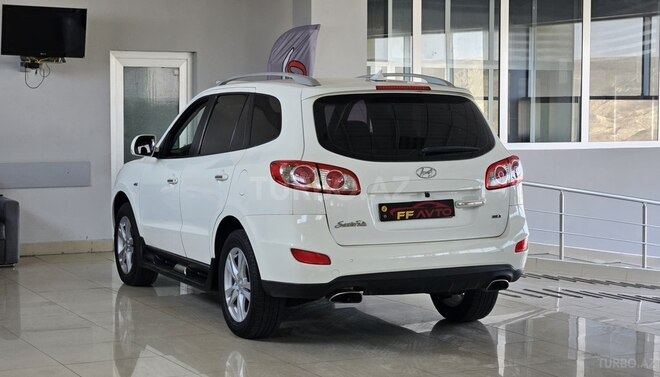 Hyundai Santa Fe-12