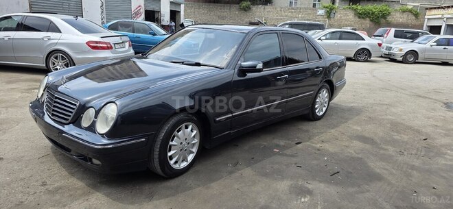 Mercedes E 270-5