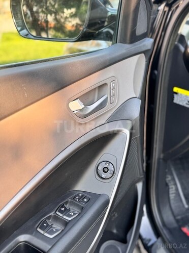 Hyundai Santa Fe-13
