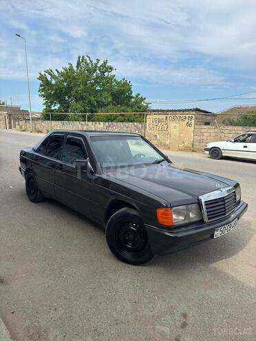 Mercedes 190-2