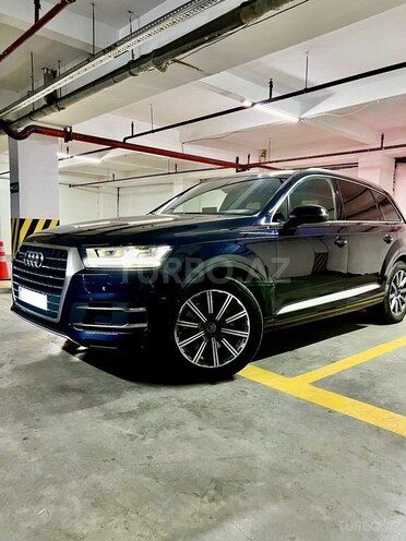 Audi Q7-3