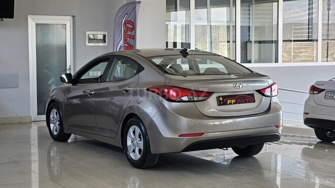 Hyundai Elantra-7