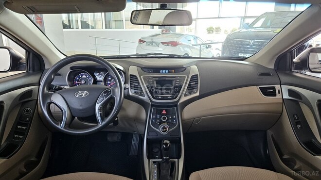 Hyundai Elantra-2