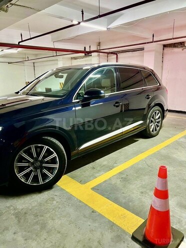 Audi Q7-7