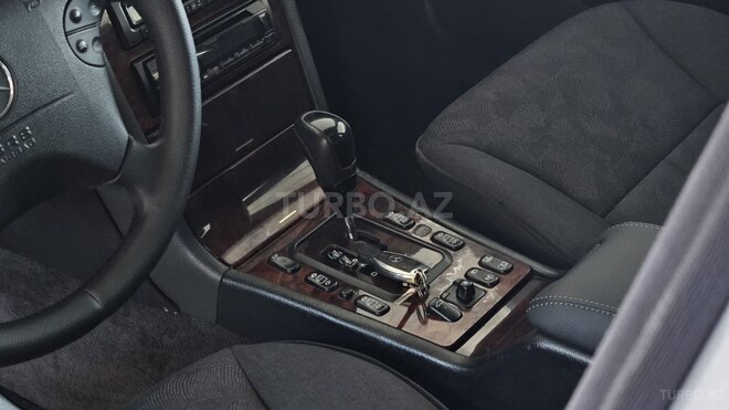Mercedes E 240-14