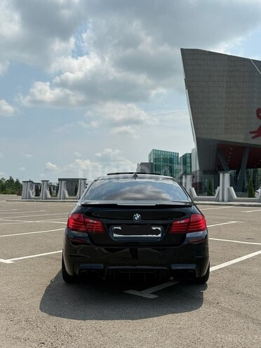 BMW 528-9