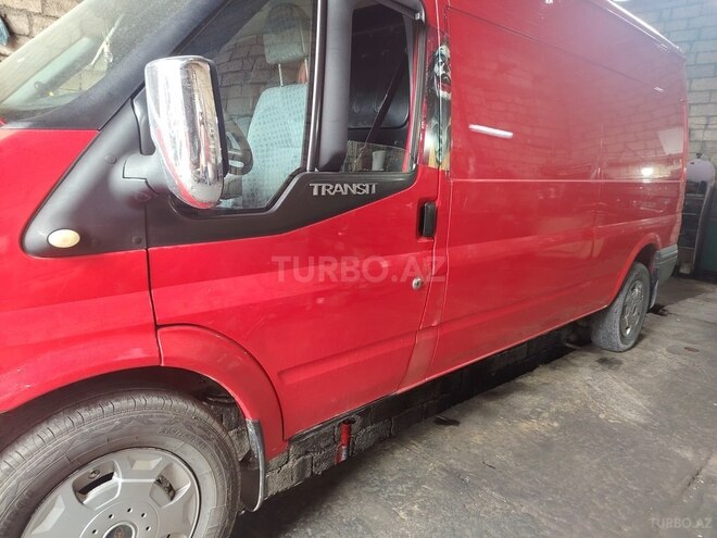 Ford Transit-3