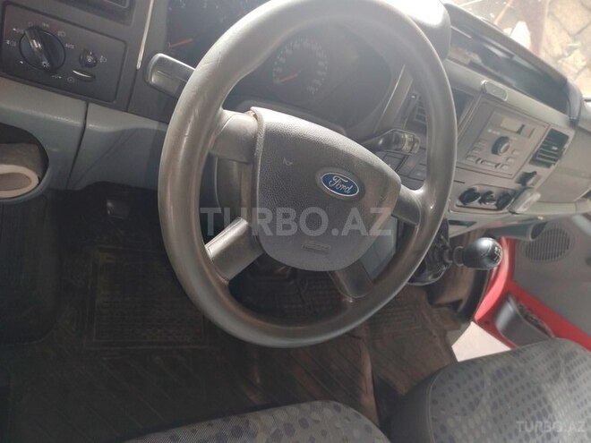 Ford Transit-4