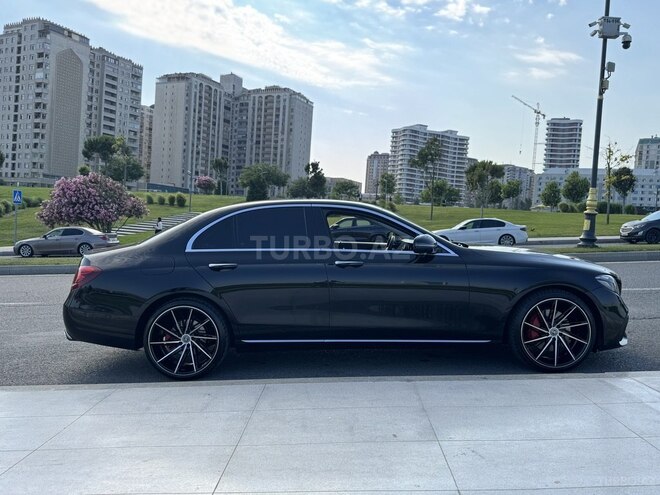 Mercedes E 220 d-4