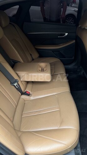 Hyundai Sonata-5