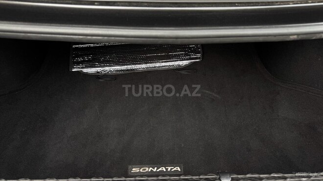 Hyundai Sonata-16