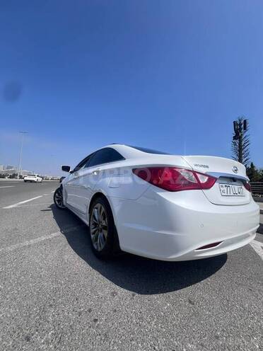 Hyundai Sonata-5
