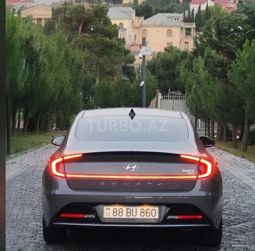 Hyundai Sonata-2