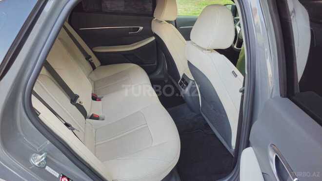 Hyundai Sonata-14