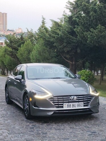 Hyundai Sonata-4