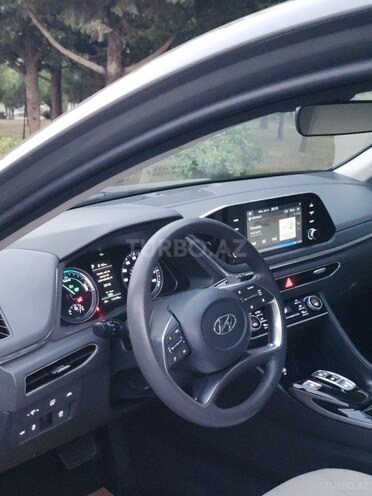 Hyundai Sonata-11