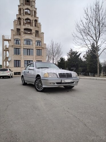 Mercedes C 220-1