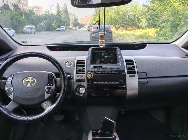 Toyota Prius-3