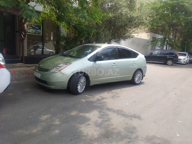 Toyota Prius-13