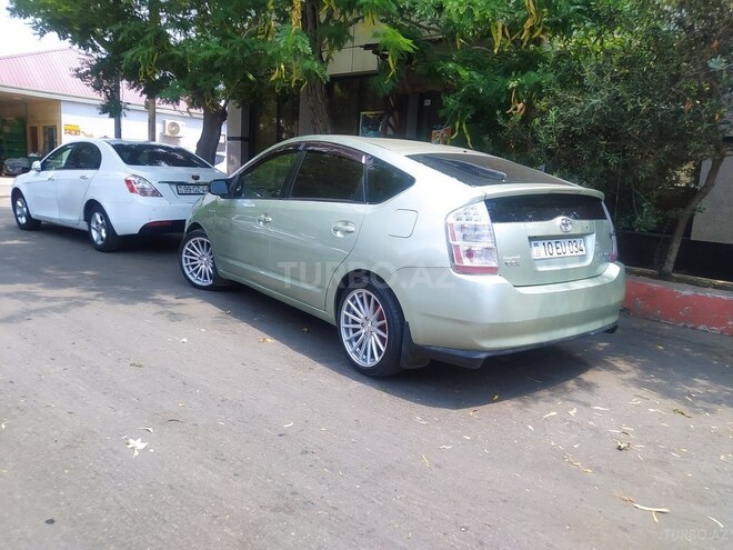 Toyota Prius-14