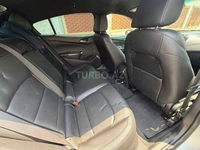 Chevrolet Cruze-8