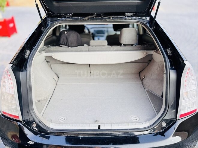 Toyota Prius-10